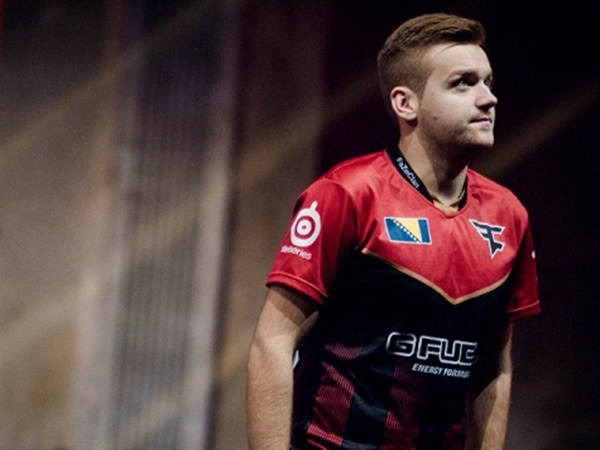 LOL官方全球战力榜：HLE第一，T1第二，BLG第四，TES第五